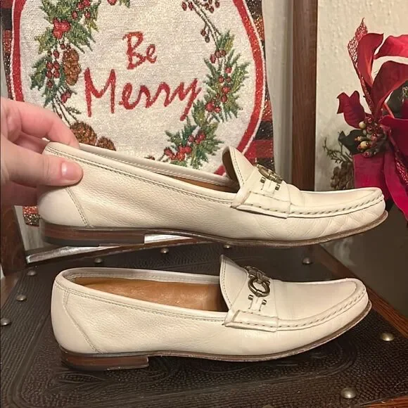 Vintage Salvatore Ferragamo 4A Narrow Beige Women's Loafers - Picture 6 of 12